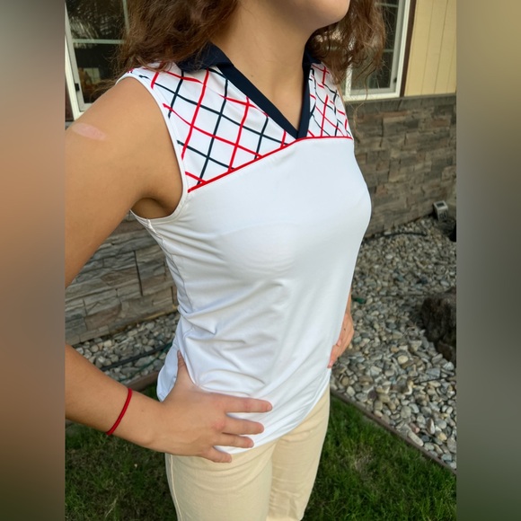 Lady Hagen Sleeveless Golf Tee (XS) - Picture 2 of 4